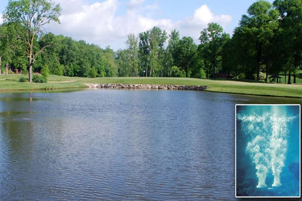 Otterbine Air Flo 3 pond aerator shown with underwater diffuser bubble pattern